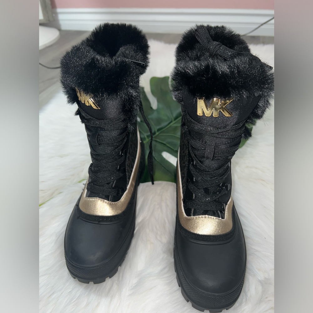 Michael Kors Ozzie Logo Panelled Ankle Boots Black Gold ✨brand new✨ - Picture 6 of 7